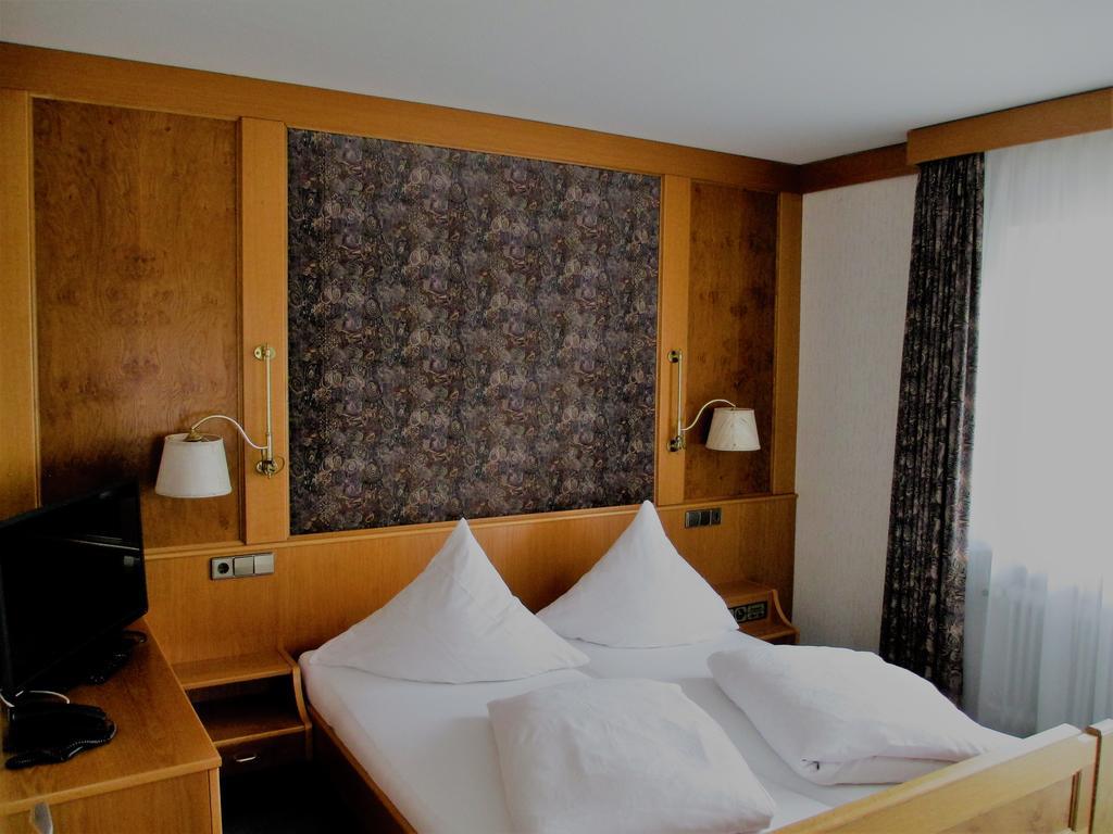 Hotel Cafe Gunter Книбис Екстериор снимка